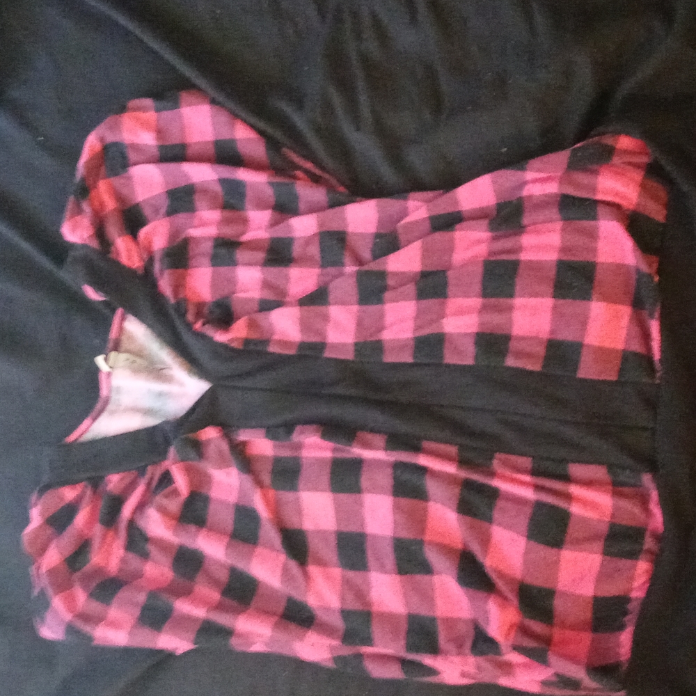 Pink and black top